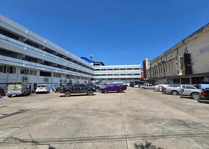 Ratanasiri Hotel
