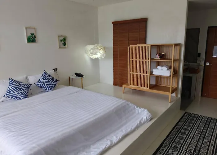 R Resident Resort