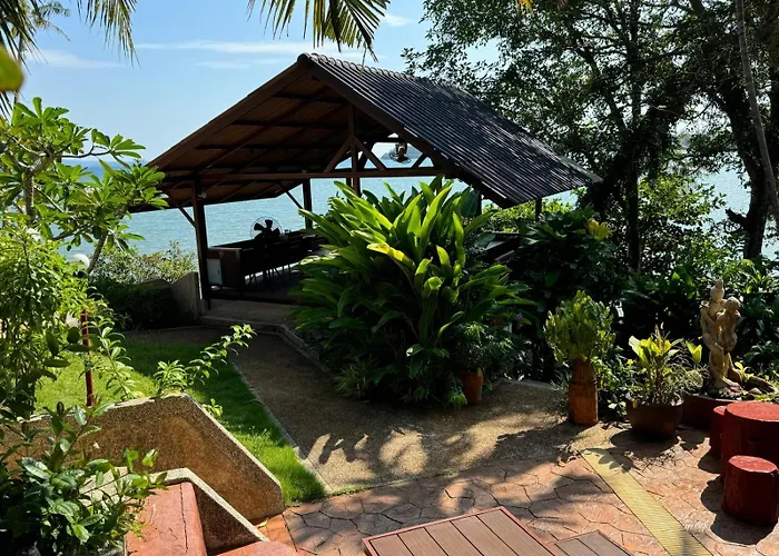 Koh Mak Buri Hut Natural Resort