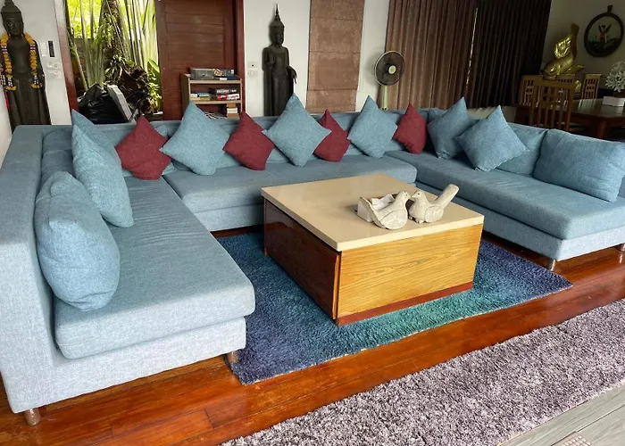 Stunning Villa With Ocean Views And Free Car