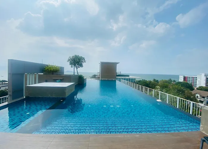 Oasis At The Blux, Bangsaen Beach