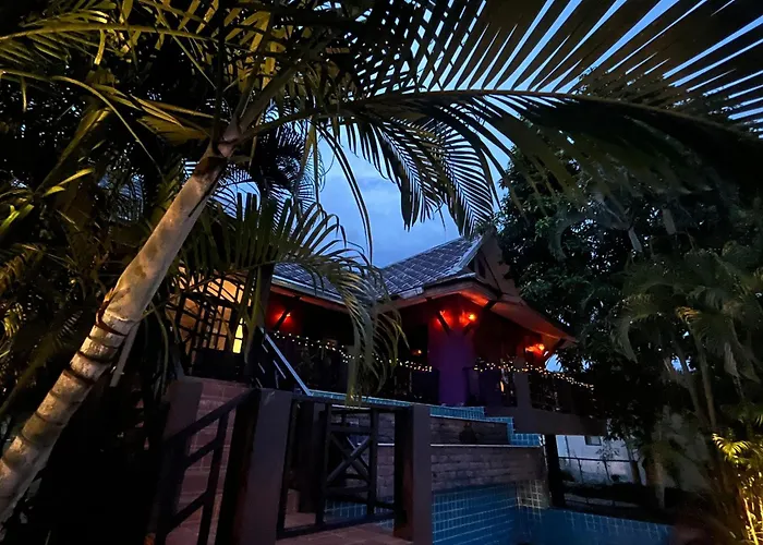 Purple House - Female Only Boutique Hostel