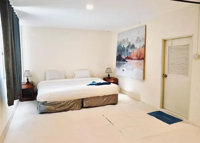 Kohchang Stayin Premium Hotel In Beach Street Market
