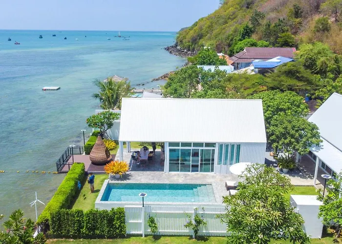 One Villa Samaesarn