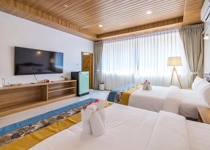 Tongtong Garden Holiday Hotel普吉岛通通花园酒店