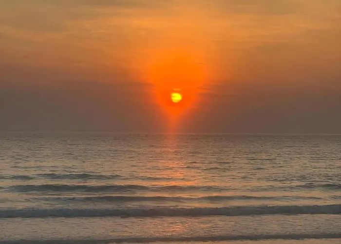 Moon House Beach Hostel