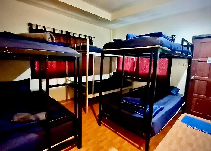 Me Hostel & Homestay At Haadrin