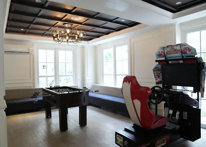 Seven Seas Cote D'Azur Family-Friendly One Bedroom With Pool& Gym Steps To Beach