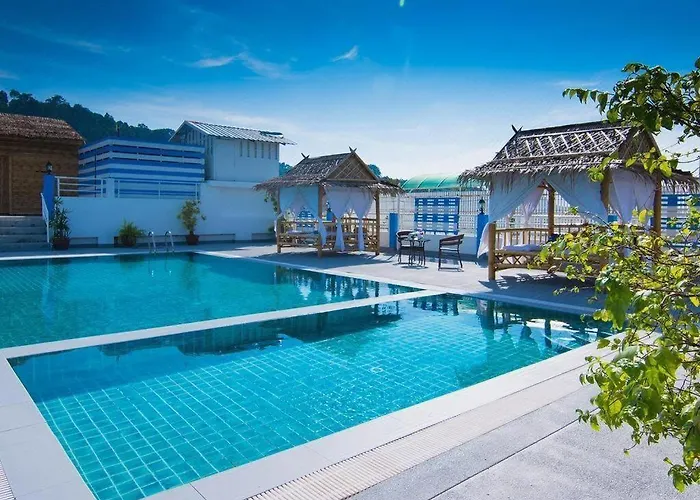 Baya Hotel By Shanaya Patong