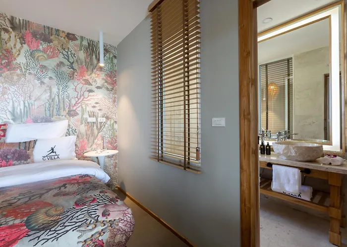 Stunning 7 Bedroom 2 Swimming Pools