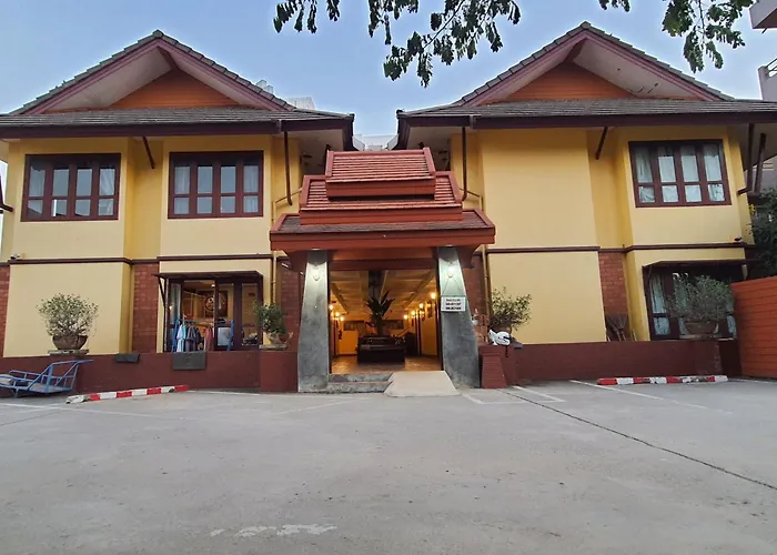 Yellow Tique Hotel