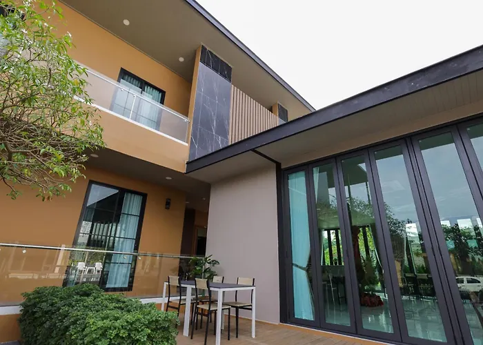 Momtikcamp Hotel
