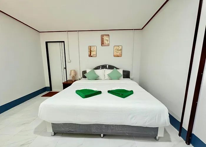 Khao Sok Backpacker Hostel