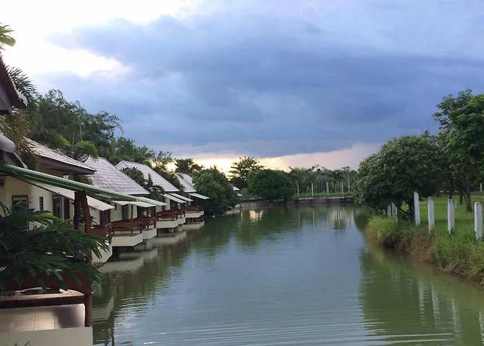 Aranyaprathet Riverside Resort