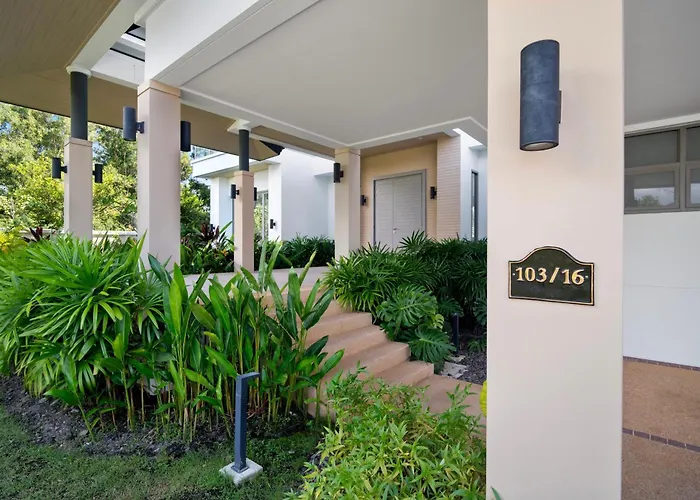 5 Bdr 18 Meter Pool Villa In Laguna Phuket