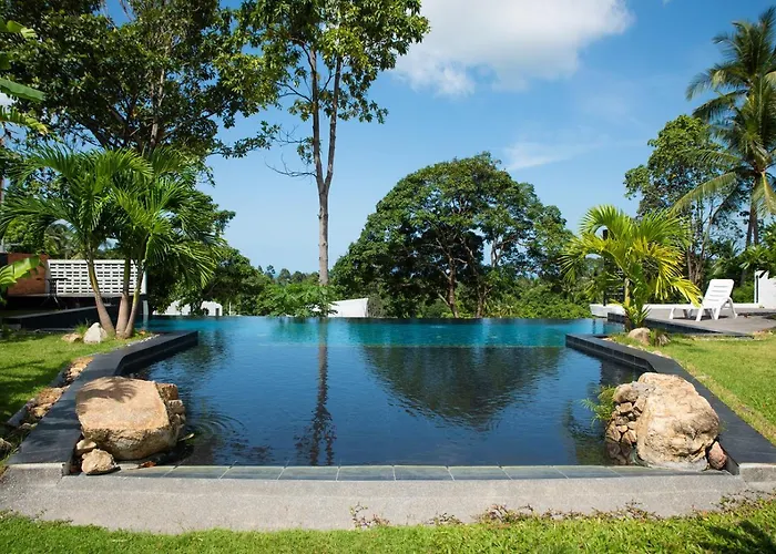 Hillside 2Br Apartment Shared Pool