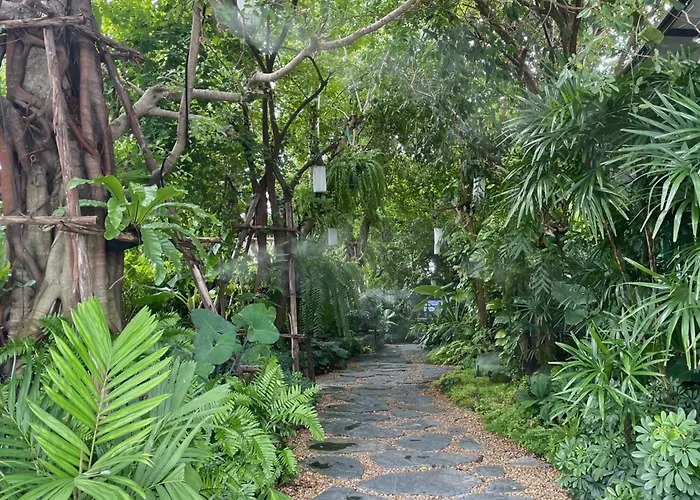 Anna-Nava Pakkret Hotel