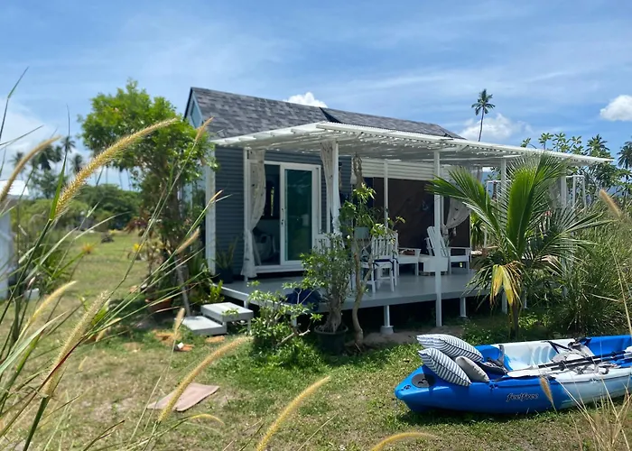 Beachfront Tiny House, Koh Samui, Thailand With Free Rowboat