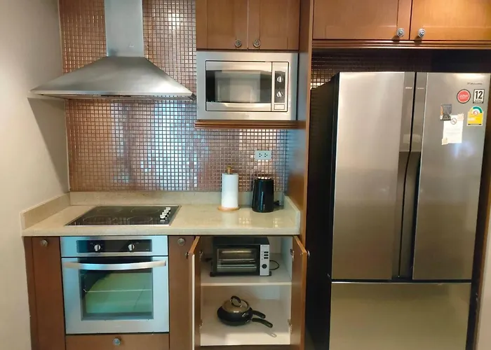 Shasa Vela Condominium D, Maret