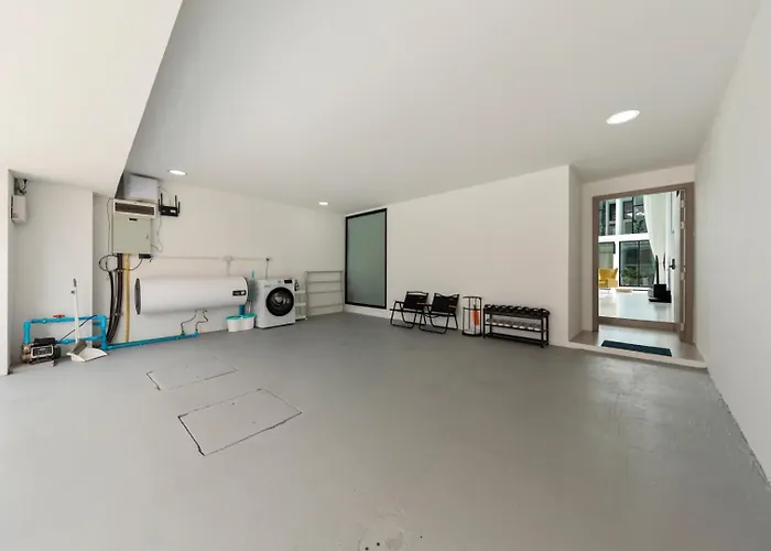 Pool Access Spacious Townhouse And Kids Slide