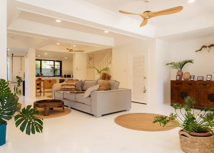 Entire Family House Great Location Near Big Buddha