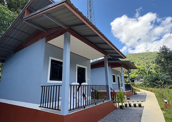 Khao Sok Backpacker Hostel