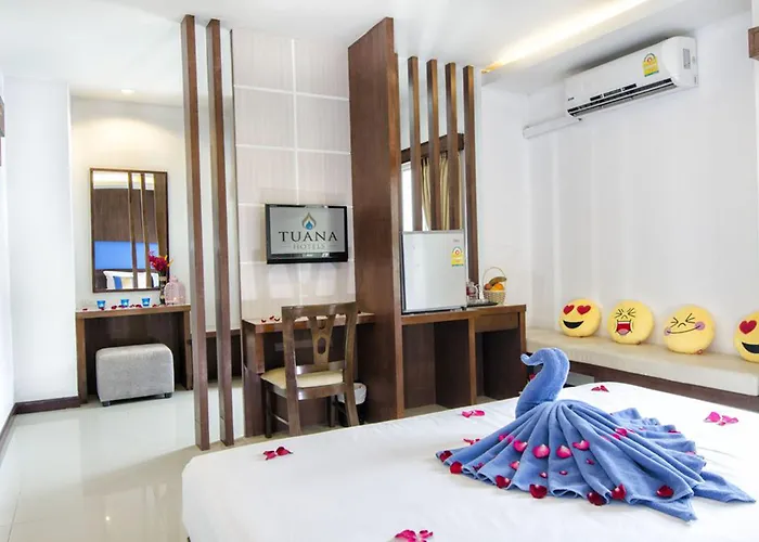 Blue Sky Patong Hotel
