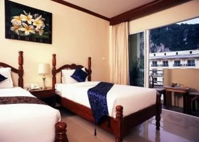 Pranang Flora House