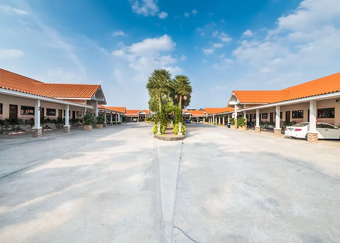 Martina Hotel Surin