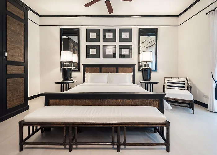 99 The Gallery Hotel