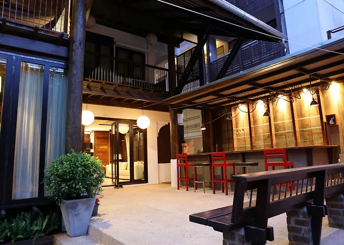 Kampaeng Ngam Hotel - Steps To Night Bazaar & Old City Chiang Mai