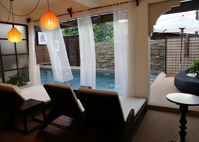 Kampaeng Ngam Hotel - Steps To Night Bazaar & Old City Chiang Mai