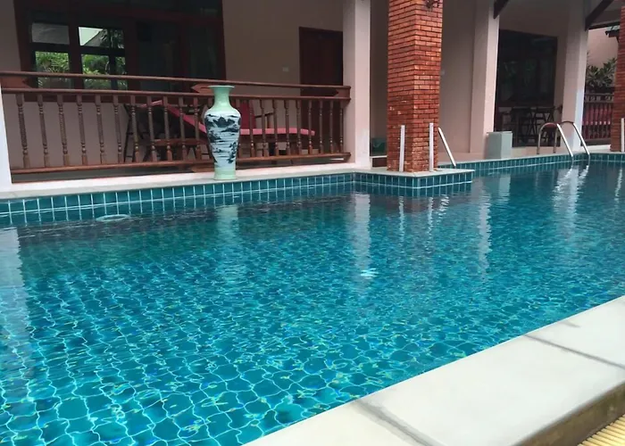 Haad Yao Resort