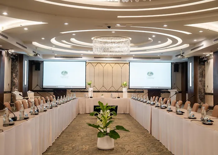 Lee Gardens Plaza Hotel - Sha Plus
