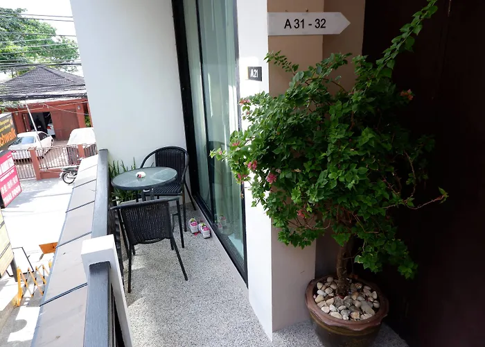 Kata Beachwalk Hotel And Bungalows