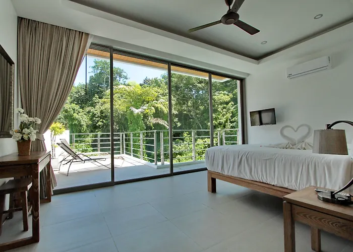 Ya Nui Beach Villas