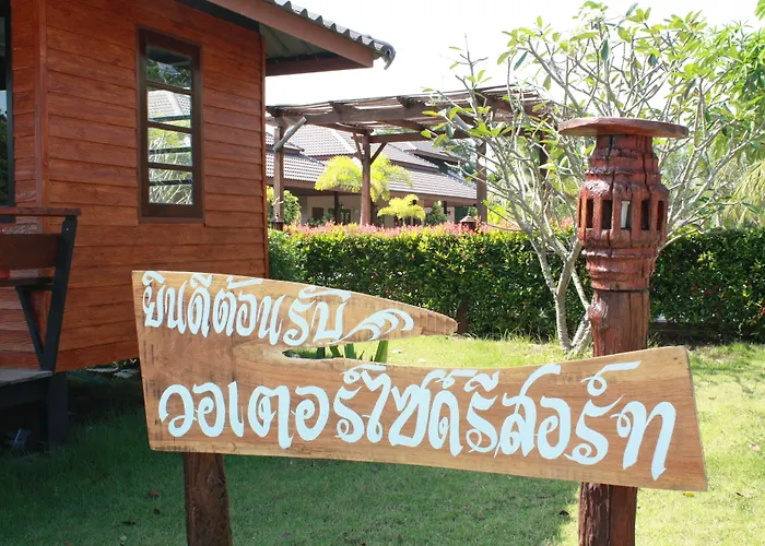 Waterside Resort Pran Buri