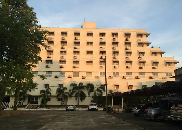 Paradorn Inn