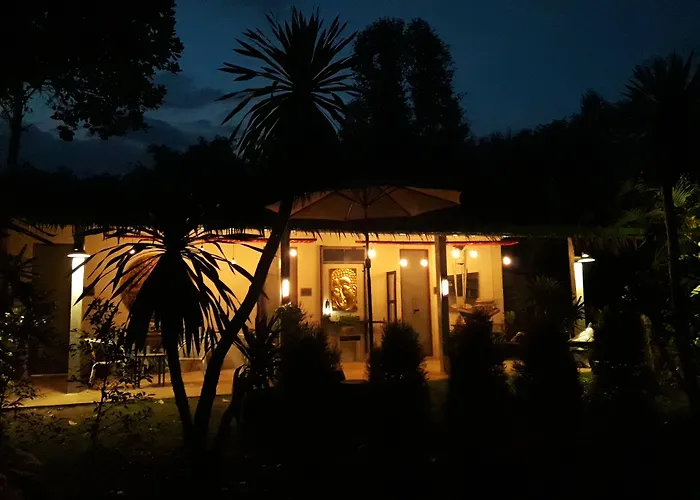 Baan Hotelier Resort