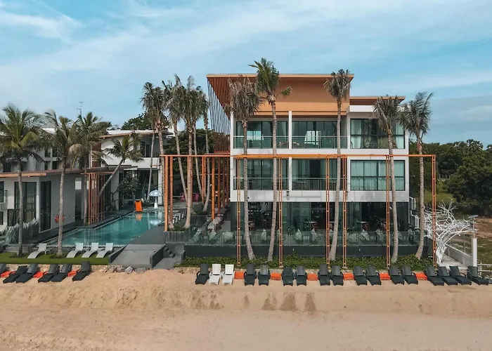 Eco Cozy Beachfront Resort Chaam