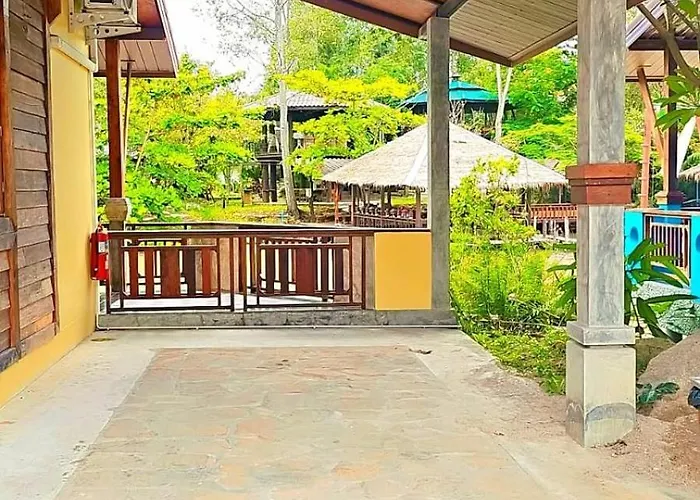 คีรีนคร บางพระ รีสอร์ท