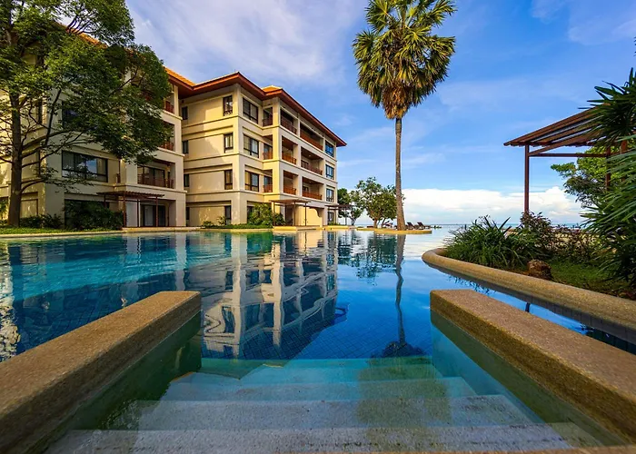 4 Bed Beachfront Condo