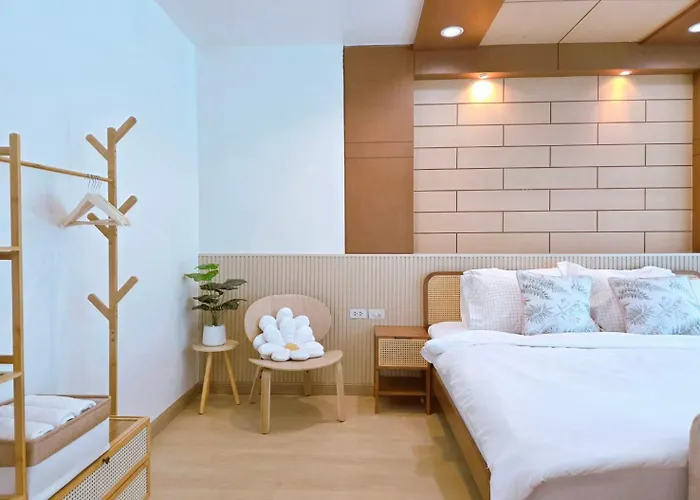 The Beach Bangsaen Condo Daily Room Poolside