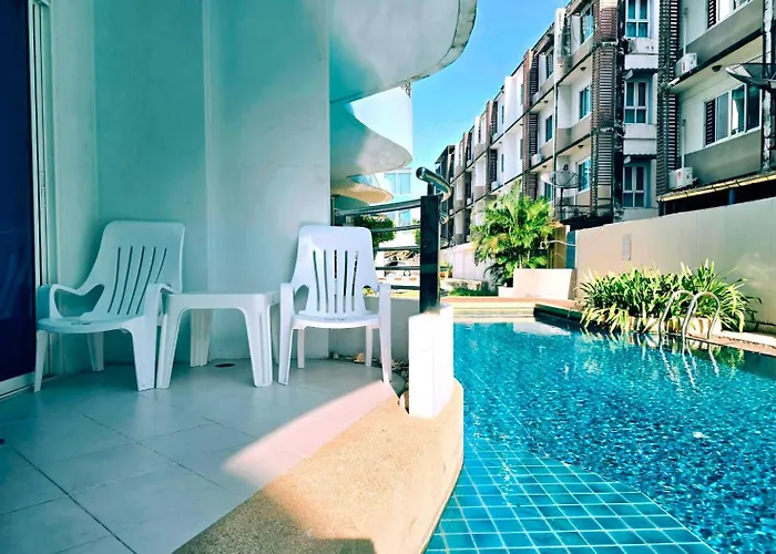 The Beach Bangsaen Condo Daily Room Poolside