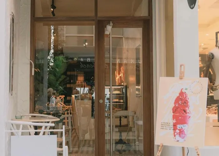 Goodthings Cafe & Hotel