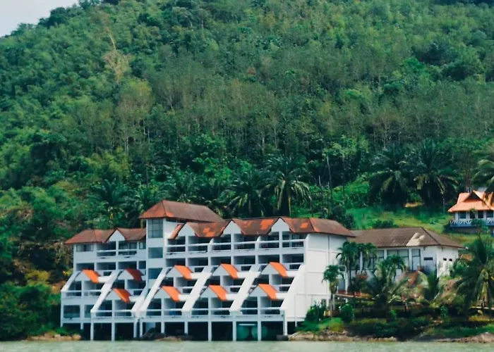 Jansom Beach Resort