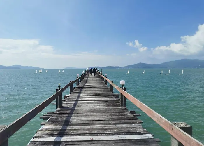 Jansom Beach Resort