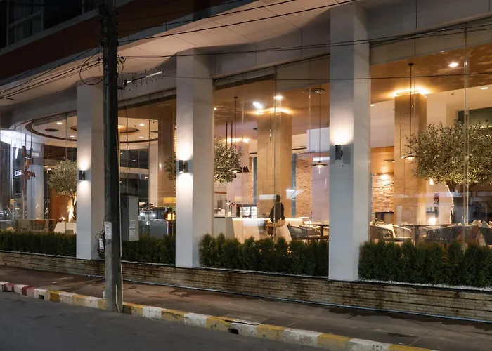 Golden Crown Grand Hotel