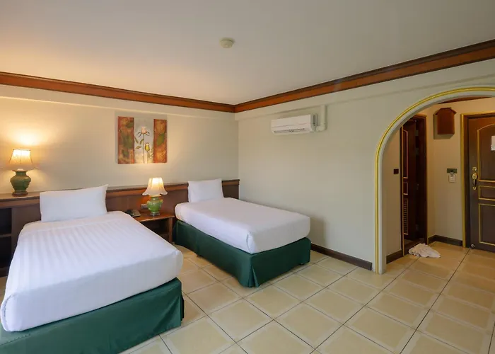 Erawan Phangnga Hotel, Natai Beach