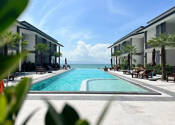 Double Rock Beach Hotel
